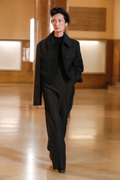 Look 27